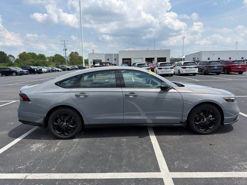 Used 2025 Honda Accord SE image 7