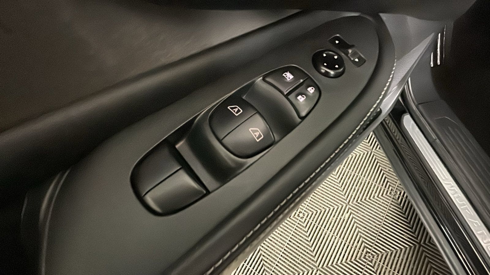 Used 2023 Nissan Murano S AWD/4WD image 12