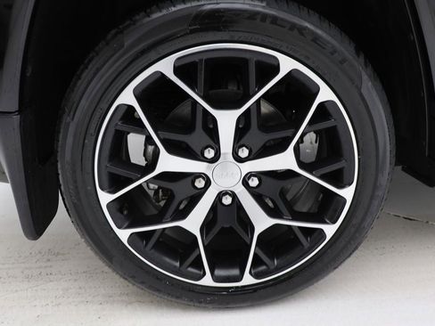 Used 2022 Jeep Grand Cherokee Summit image 11