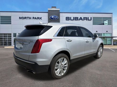 Used 2019 Cadillac XT5 Premium Luxury w/ Driver Assist Package FWD image 3