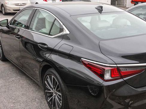 Certified 2022 Lexus ES 350 w/ Premium Package FWD image 11