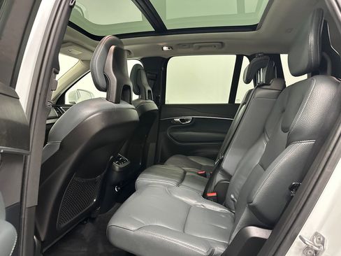 Used 2020 Volvo XC90 T6 Momentum w/ Protection Package Premier image 18