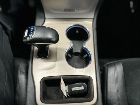 Used 2015 Jeep Grand Cherokee Altitude AWD/4WD image 21