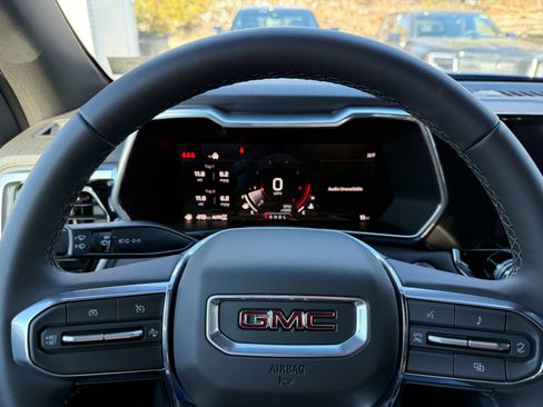 New 2026 GMC Canyon Elevation w/ LPO, Sports Bar Package image 24