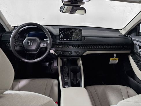 Used 2025 Honda Accord SE image 12