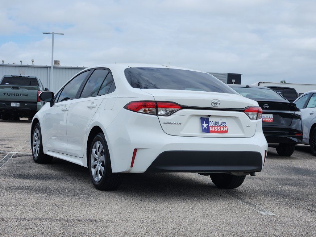 Used 2024 Toyota Corolla LE FWD image 4