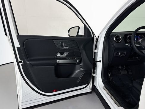 New 2026 Mercedes-Benz GLB 250 image 20