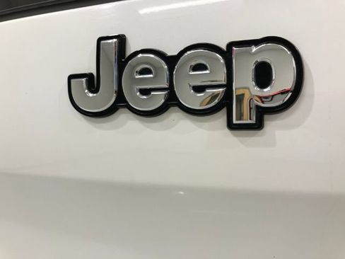 Used 2017 Jeep Cherokee Sport w/ Trailer Tow Group AWD/4WD image 13