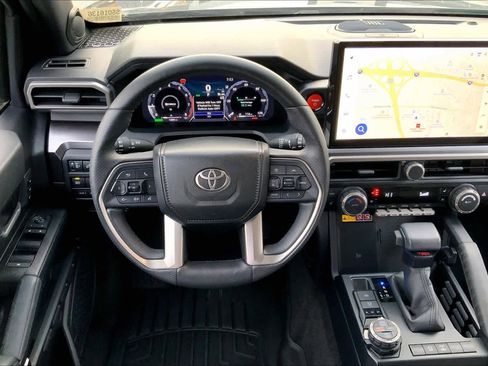 Used 2025 Toyota 4Runner TRD Off-Road Premium AWD/4WD image 6