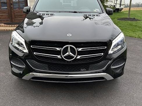 Used 2017 Mercedes-Benz GLE 350 4MATIC image 2