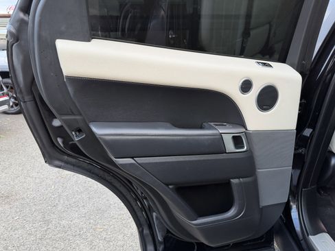 Used 2020 Land Rover Range Rover Sport HSE image 38