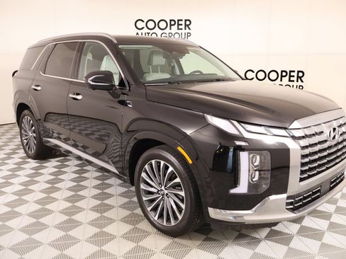 Used 2025 Hyundai Palisade Calligraphy FWD image 1