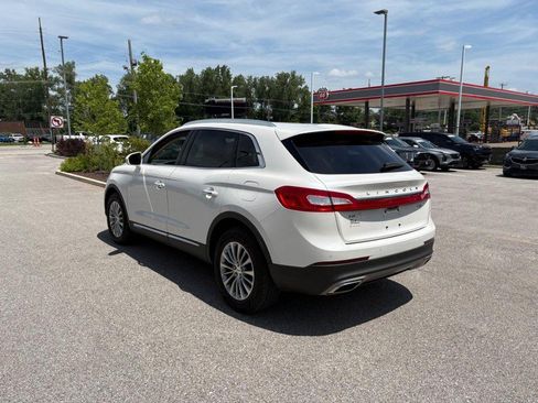 Used 2017 Lincoln MKX Select w/ Select Plus Package AWD/4WD image 2