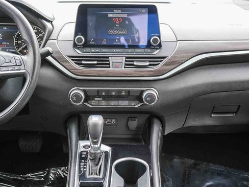 Used 2023 Nissan Altima 2.5 SV FWD image 13