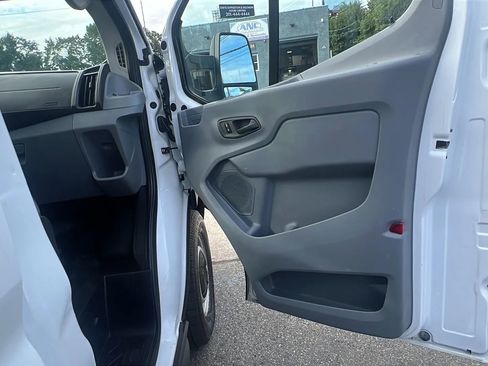 Used 2018 Ford Transit 250 130 Low Roof image 30