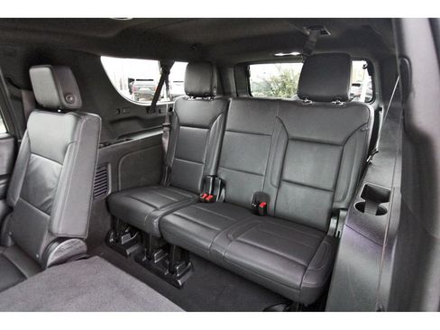 Used 2025 Chevrolet Suburban LT AWD/4WD image 14