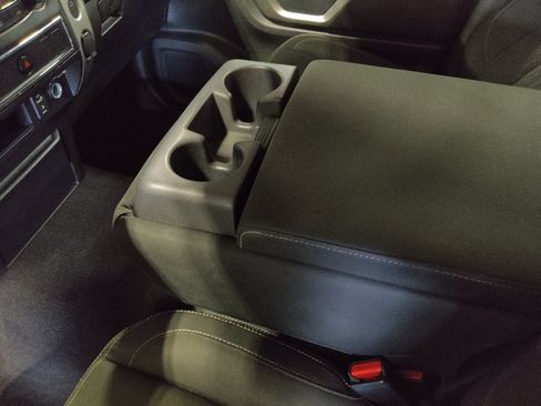 Used 2017 Nissan Titan SV RWD image 26