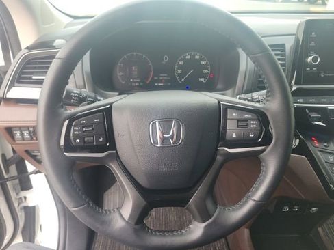 Certified 2025 Honda Odyssey Touring image 16