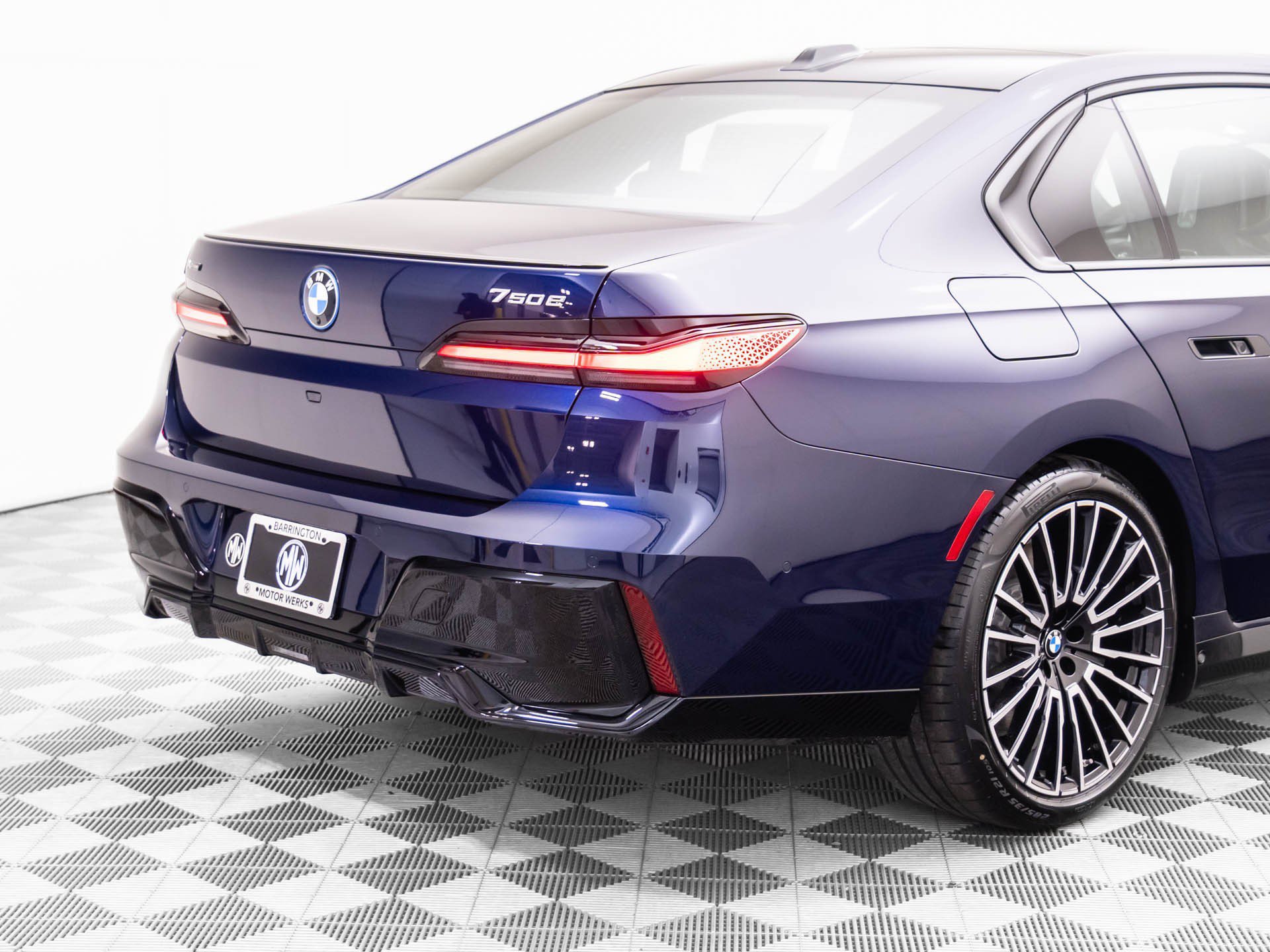 Used 2026 BMW 750e xDrive w/ Executive Package AWD/4WD image 41
