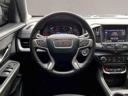 Used 2023 GMC Terrain SLE image 5