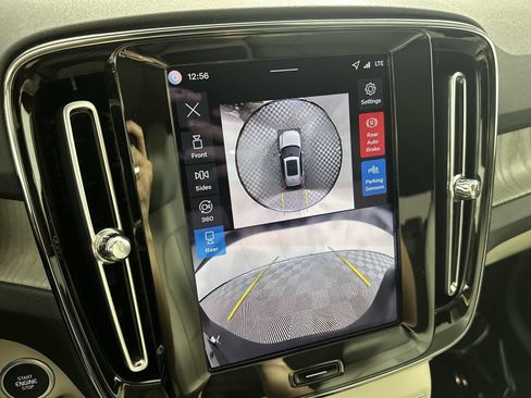 Used 2026 Volvo XC40 B5 Plus AWD/4WD image 17