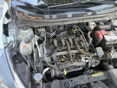 Used 2019 Nissan Kicks SR w/ SR Premium Package FWD image 21