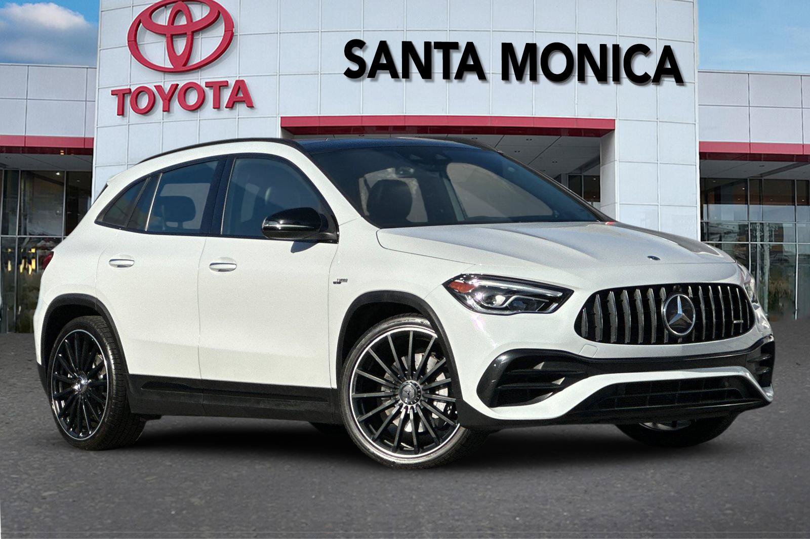 Used 2021 Mercedes-Benz GLA 45 AMG 4MATIC image 2