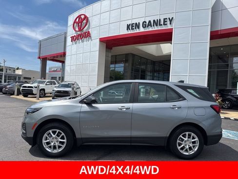 Used 2023 Chevrolet Equinox LS AWD/4WD image 3
