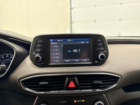 Used 2019 Hyundai Santa Fe SE AWD/4WD image 17