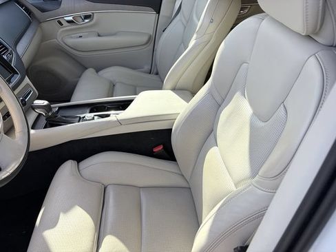 Used 2022 Volvo XC90 T6 Inscription w/ Advanced Package AWD/4WD image 5