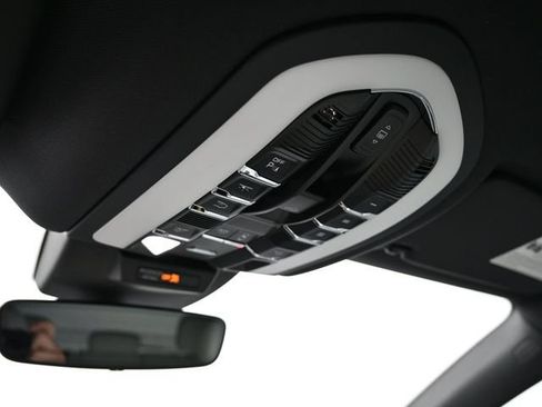Certified 2026 Porsche Macan AWD/4WD image 12