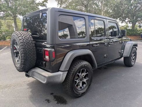 Used 2018 Jeep Wrangler Unlimited Sport AWD/4WD image 3
