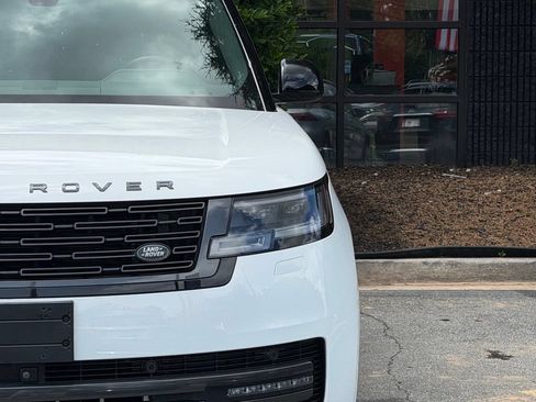 Used 2024 Land Rover Range Rover Long Wheelbase SE AWD/4WD image 5