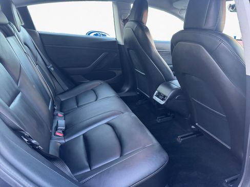 Used 2020 Tesla Model 3 Standard Range image 12