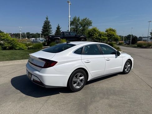 Used 2023 Hyundai Sonata SE FWD image 3