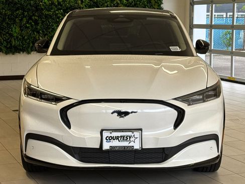 Used 2022 Ford Mustang Mach-E Premium image 9
