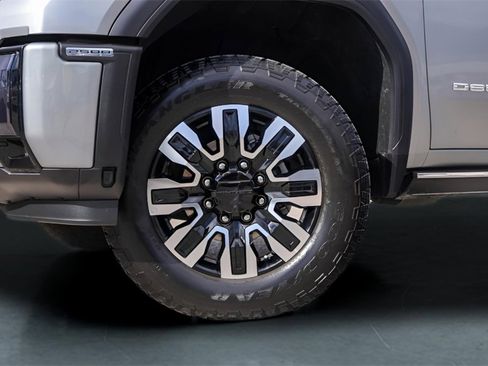 Used 2024 GMC Sierra 2500 Denali Ultimate image 4