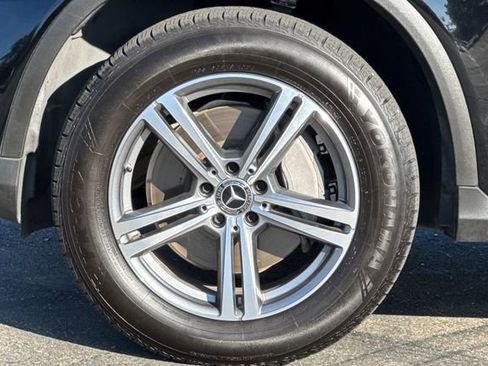 Used 2021 Mercedes-Benz GLC 300 image 31