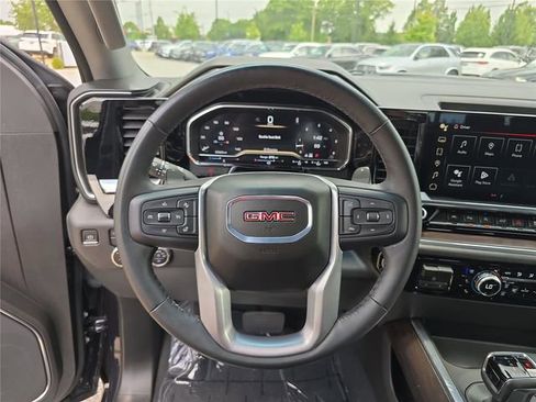 Used 2024 GMC Sierra 1500 SLT w/ SLT Premium Plus Package AWD/4WD image 32