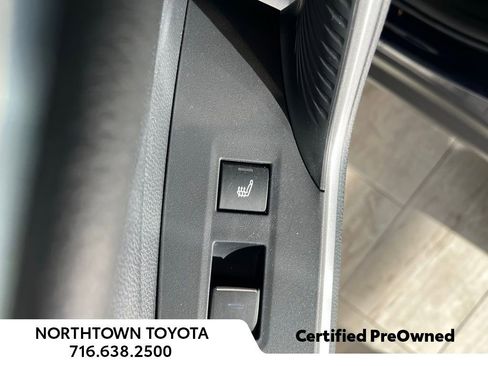 Used 2022 Toyota RAV4 SE image 20