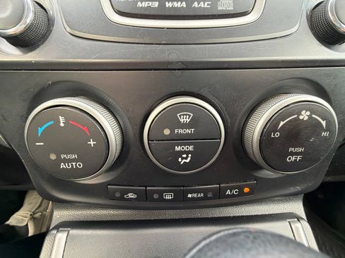 Used 2014 MAZDA MAZDA5 Sport FWD image 19