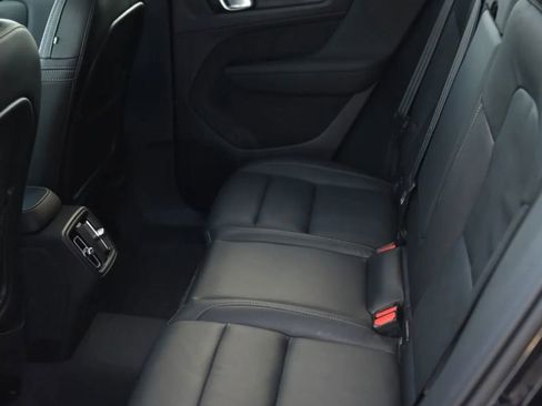 Used 2025 Volvo XC40 B5 Core AWD/4WD image 33