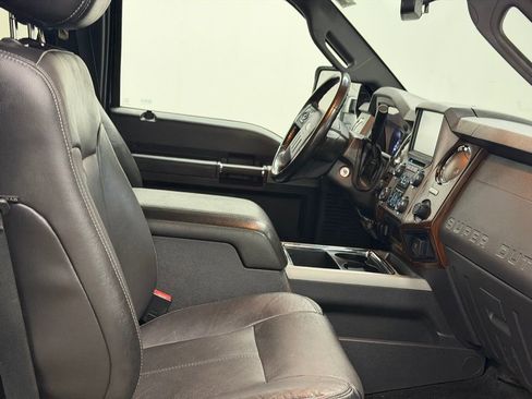 Used 2015 Ford F250 Lariat w/ Lariat Interior Package image 26