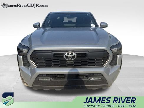 Used 2024 Toyota Tacoma TRD Off-Road AWD/4WD image 3
