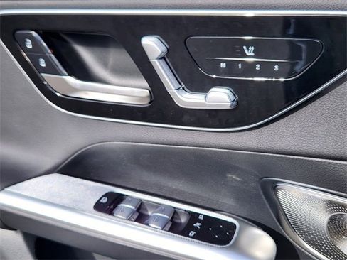 Certified 2025 Mercedes-Benz GLC 300 4MATIC image 9