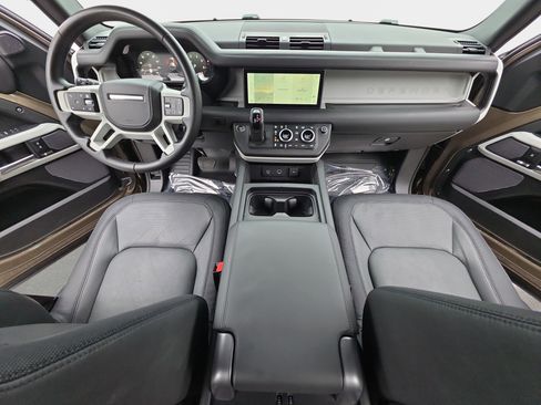 Certified 2024 Land Rover Defender 110 X-Dynamic SE AWD/4WD image 9
