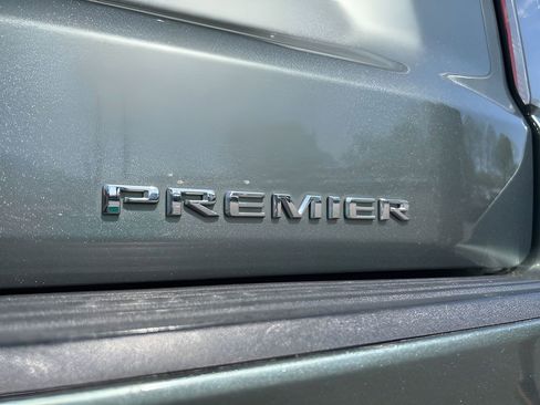Used 2023 Chevrolet Suburban Premier RWD image 36