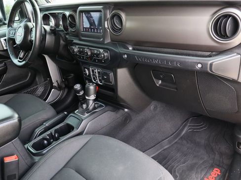 Used 2018 Jeep Wrangler Unlimited Sport S image 28