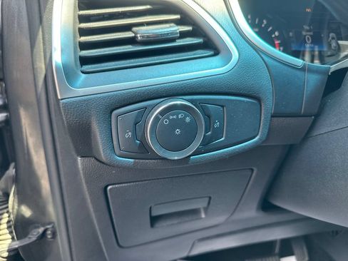 Used 2015 Ford Edge SEL AWD/4WD image 19