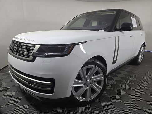 Used 2023 Land Rover Range Rover SE image 1